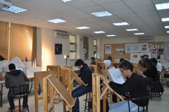 كلية العمارة والتصميم "مصمم مبدع" أو "مهندس معماري"